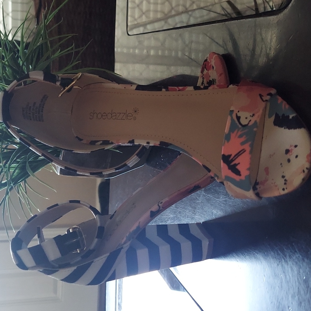 Shoedazzle sandals